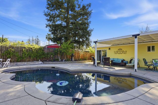 4623 Hazelwood Ave, Sacramento, CA 95821