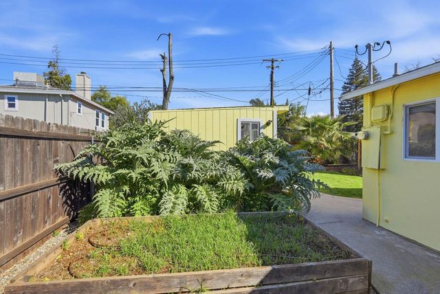 4623 Hazelwood Ave, Sacramento, CA 95821