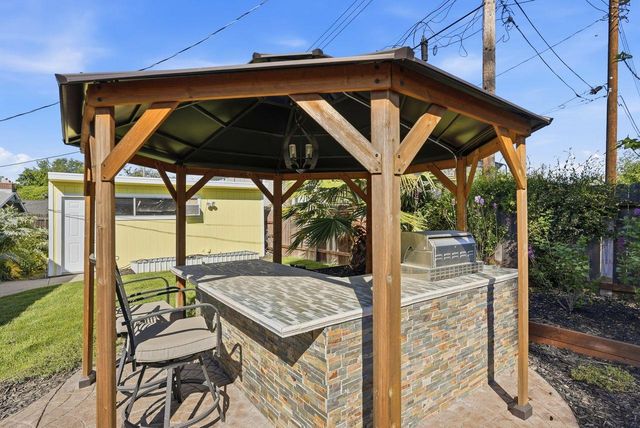 4623 Hazelwood Ave, Sacramento, CA 95821