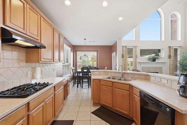 2812 Tranquilo Drive, Grand Prairie, TX 75054