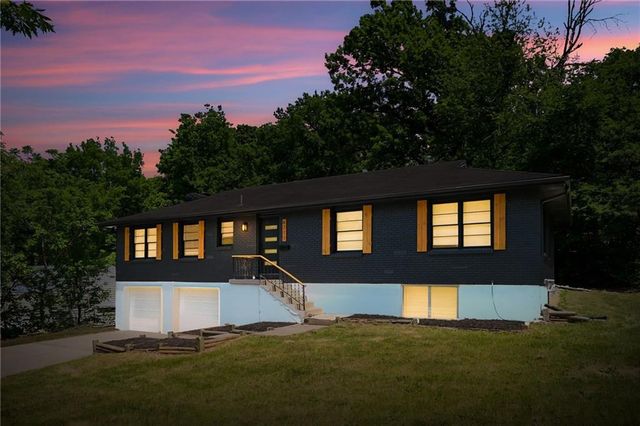 6711 N Broadway Street, Kansas City, MO 64118