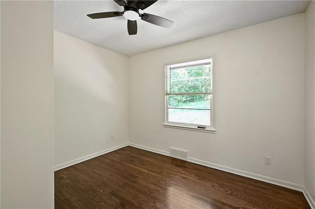 6711 N Broadway Street, Kansas City, MO 64118