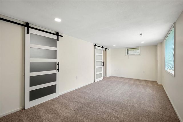 6711 N Broadway Street, Kansas City, MO 64118