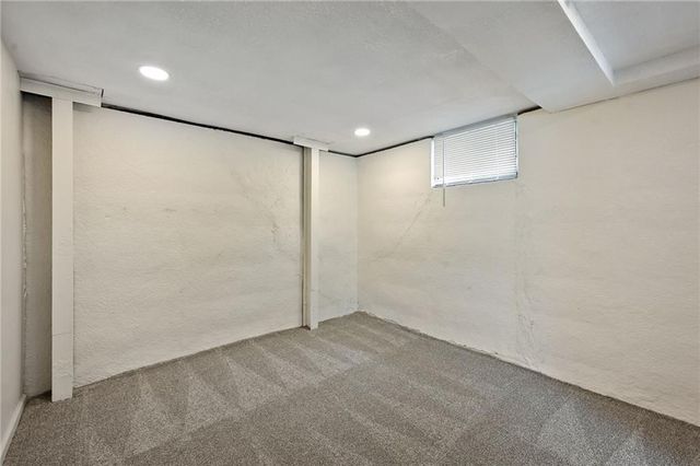 6711 N Broadway Street, Kansas City, MO 64118