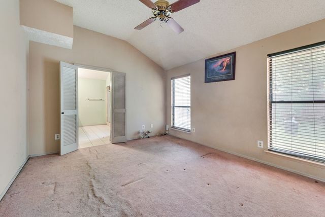 902 Ashmount Lane, Arlington, TX 76017