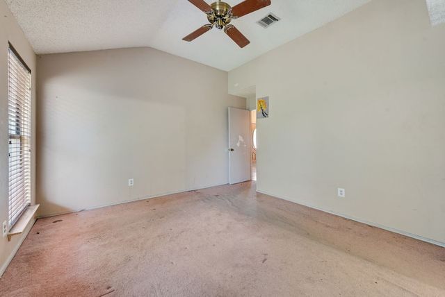 902 Ashmount Lane, Arlington, TX 76017