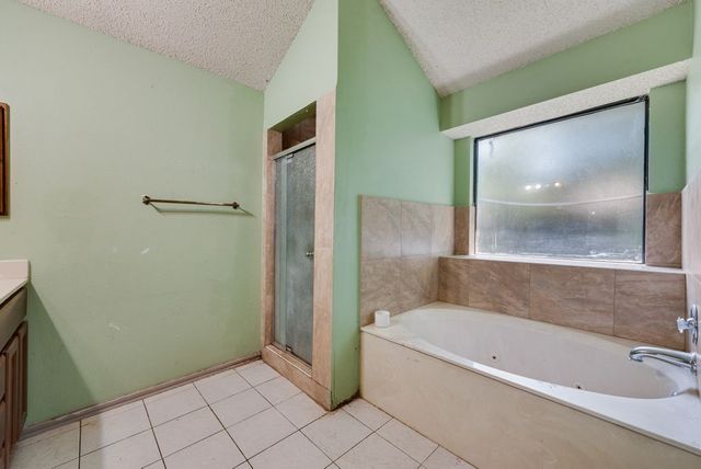 902 Ashmount Lane, Arlington, TX 76017