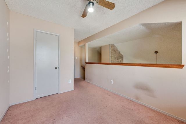 902 Ashmount Lane, Arlington, TX 76017