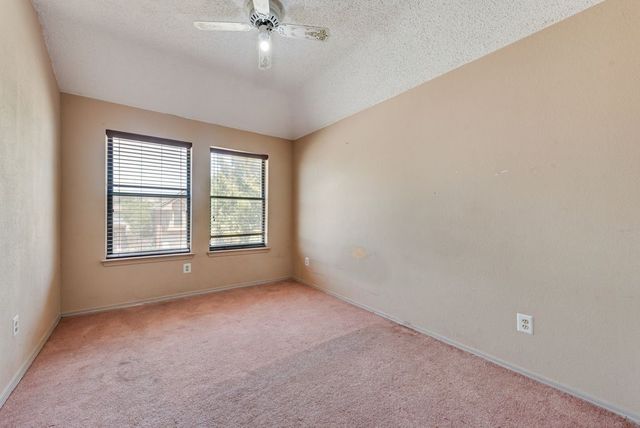 902 Ashmount Lane, Arlington, TX 76017