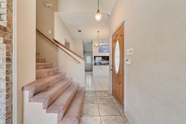902 Ashmount Lane, Arlington, TX 76017