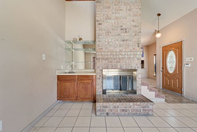 902 Ashmount Lane, Arlington, TX 76017