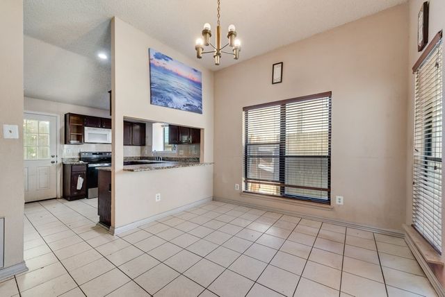 902 Ashmount Lane, Arlington, TX 76017