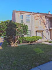 800 Country Place Drive 909, Houston, TX 77079