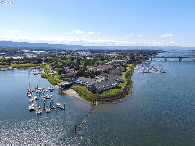 178 N HAYDEN BAY Dr, Portland, OR 97217