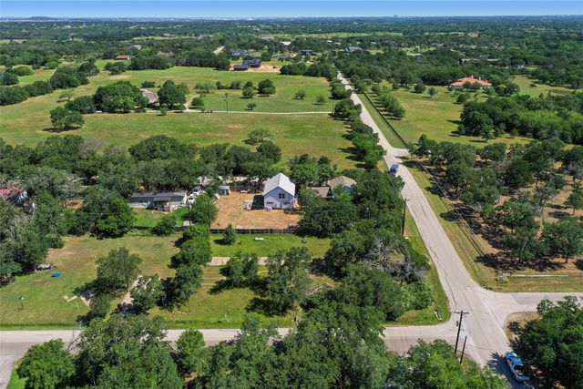 1102 Maple Drive, Bartonville, TX 76226