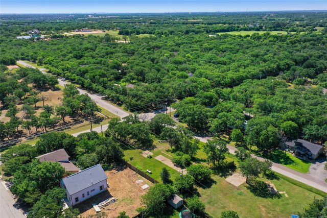 1102 Maple Drive, Bartonville, TX 76226
