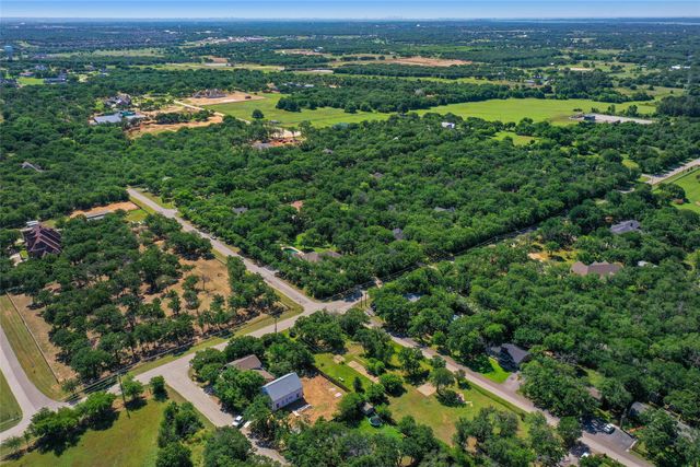 1102 Maple Drive, Bartonville, TX 76226