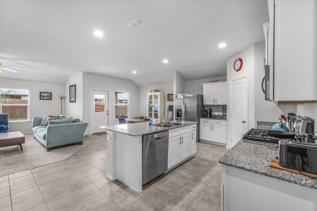 513 Derby Lane, Springtown, TX 76082