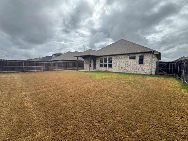 3205 Windcrest Drive, Granbury, TX 76049