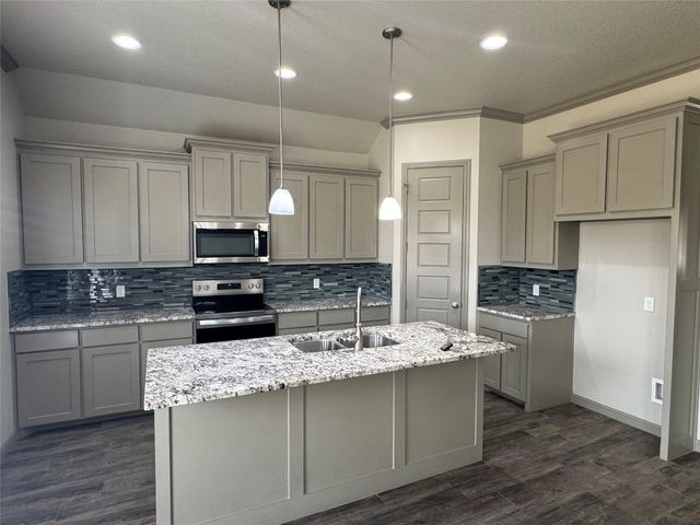 3205 Windcrest Drive, Granbury, TX 76049