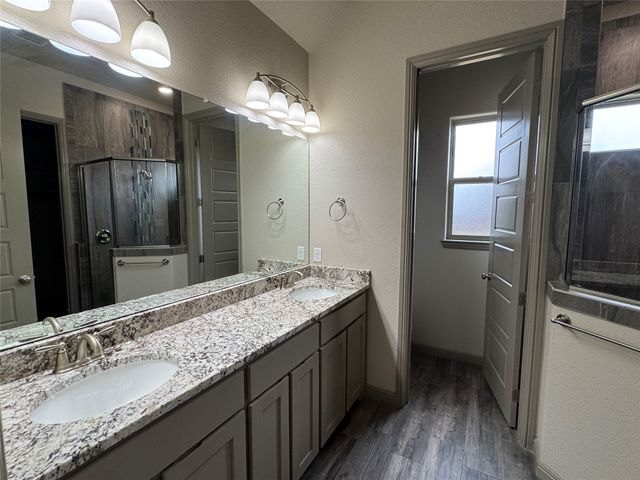 3205 Windcrest Drive, Granbury, TX 76049