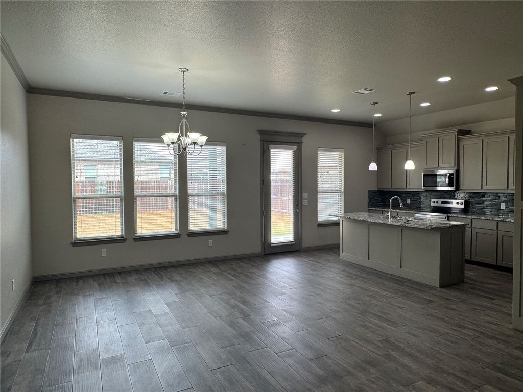 3205 Windcrest Drive, Granbury, TX 76049 — photo 2
