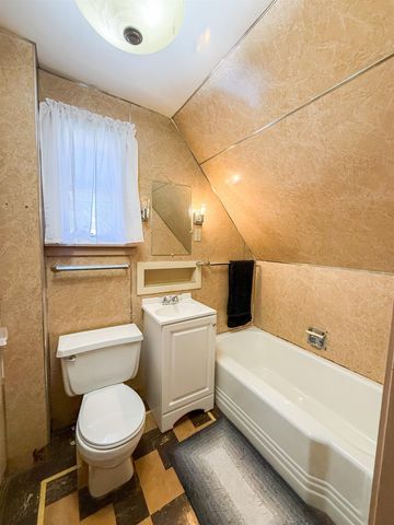 116 Washington Street, Berlin, NH 03570