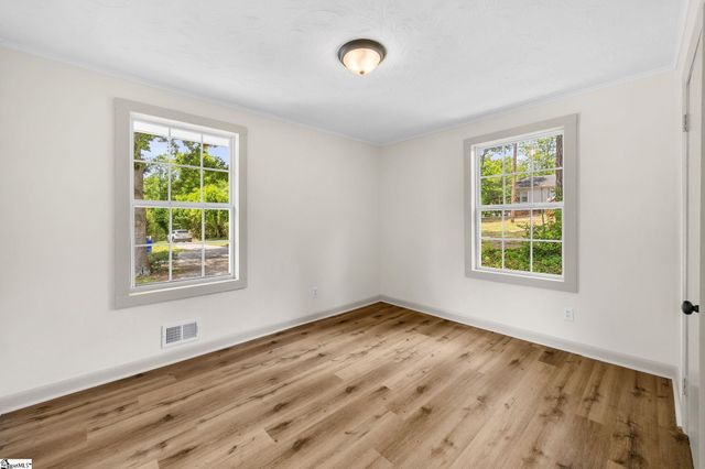 100 Whitener Avenue, Spartanburg, SC 29306