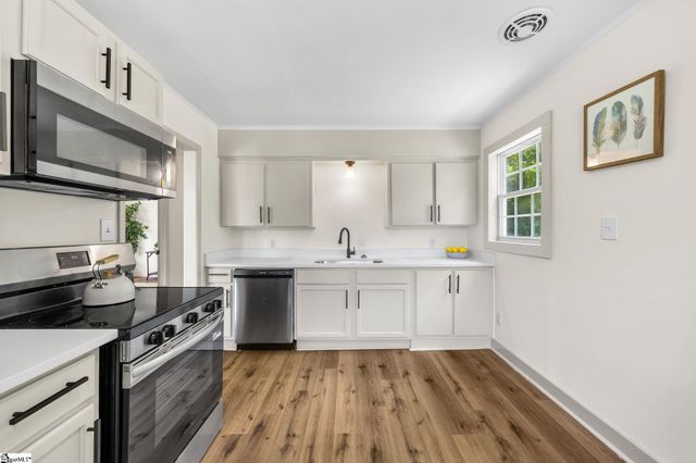 100 Whitener Avenue, Spartanburg, SC 29306