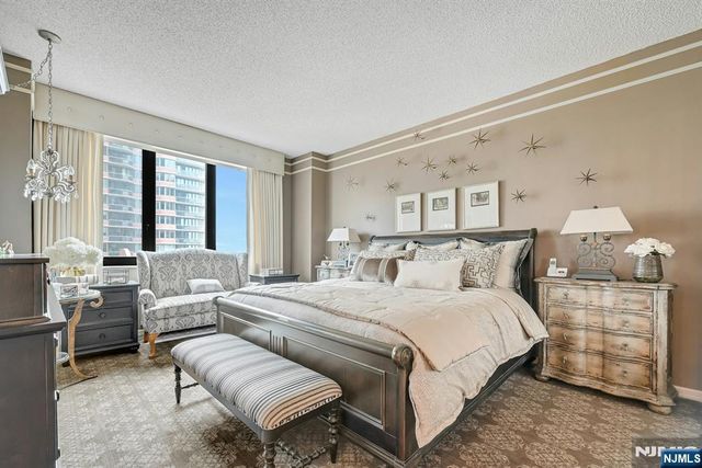100 Carlyle Drive C06B, Cliffside Park, NJ 07010