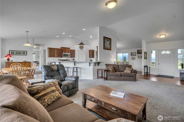 25906 272nd Avenue SE, Ravensdale, WA 98051