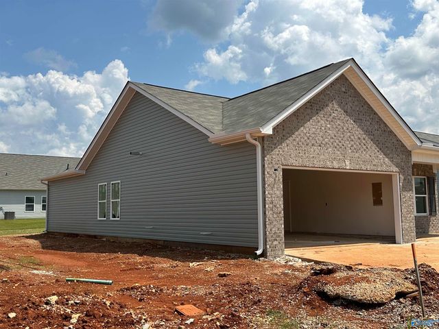 327 Emma Way, New Market, AL 35761