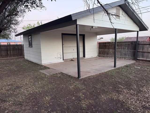 907 E 15th St, Big Spring, TX 79720
