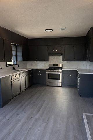 907 E 15th St, Big Spring, TX 79720