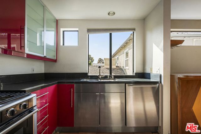 1017 Pearl Street E, Santa Monica, CA 90405