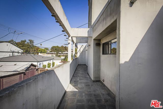 1017 Pearl Street E, Santa Monica, CA 90405