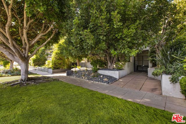 1017 Pearl Street E, Santa Monica, CA 90405