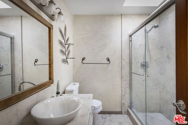 1017 Pearl Street E, Santa Monica, CA 90405