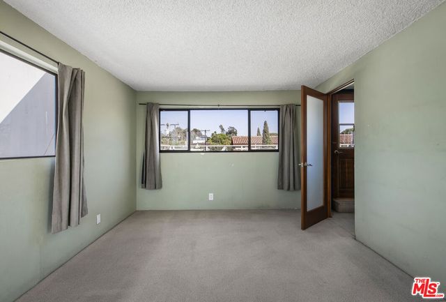 1017 Pearl Street E, Santa Monica, CA 90405