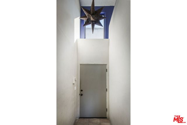 1017 Pearl Street E, Santa Monica, CA 90405