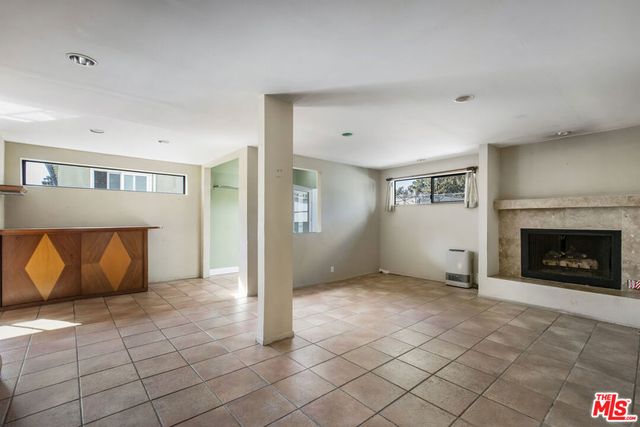 1017 Pearl Street E, Santa Monica, CA 90405