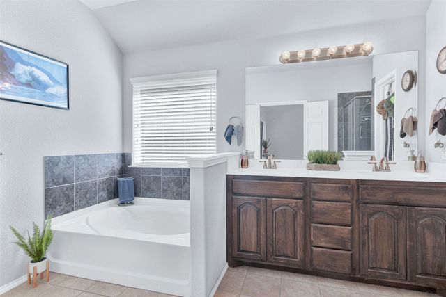 11800 Bexley Drive, Burleson, TX 76028