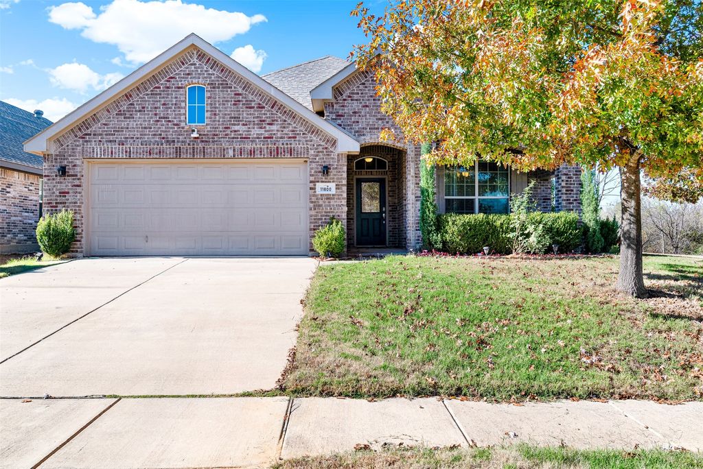 11800 Bexley Drive, Burleson, TX 76028