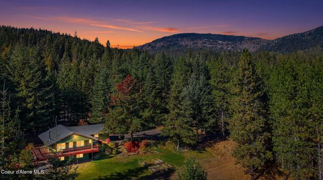 8766 W Barrett Dr, Rathdrum, ID 83858 property photo