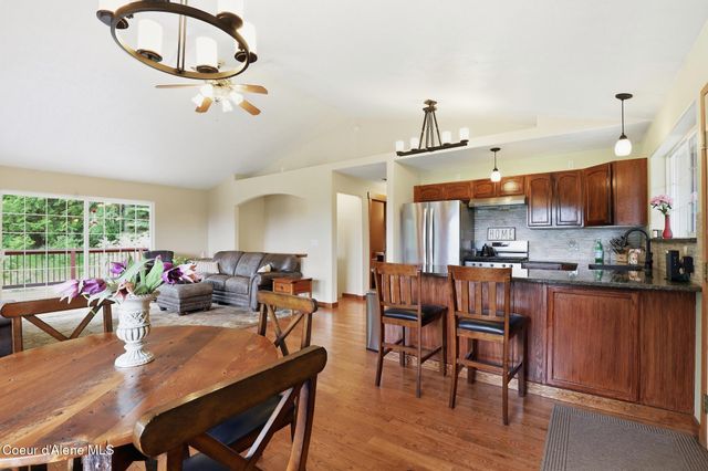 8766 W Barrett Dr, Rathdrum, ID 83858