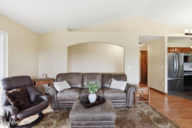 8766 W Barrett Dr, Rathdrum, ID 83858