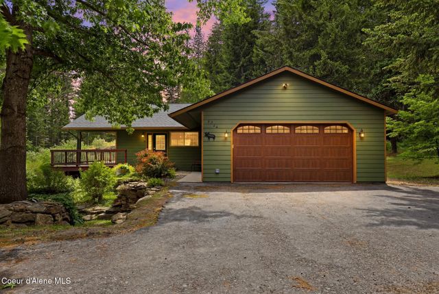 8766 W Barrett Dr, Rathdrum, ID 83858