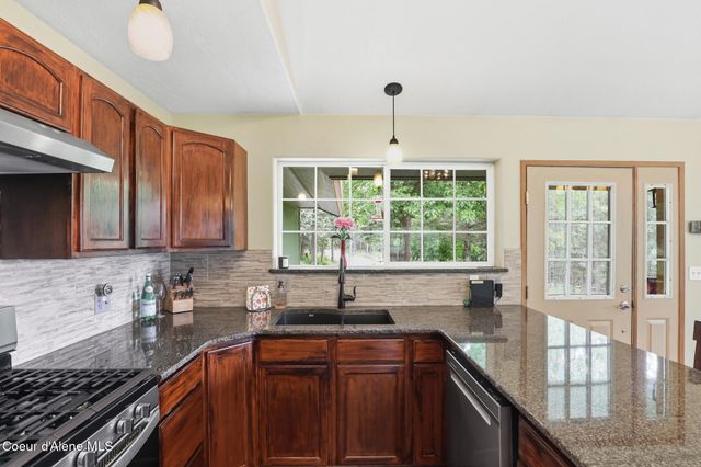 8766 W Barrett Dr, Rathdrum, ID 83858