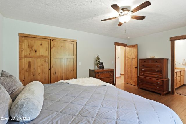 8766 W Barrett Dr, Rathdrum, ID 83858