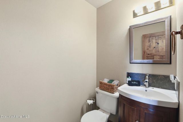 8766 W Barrett Dr, Rathdrum, ID 83858